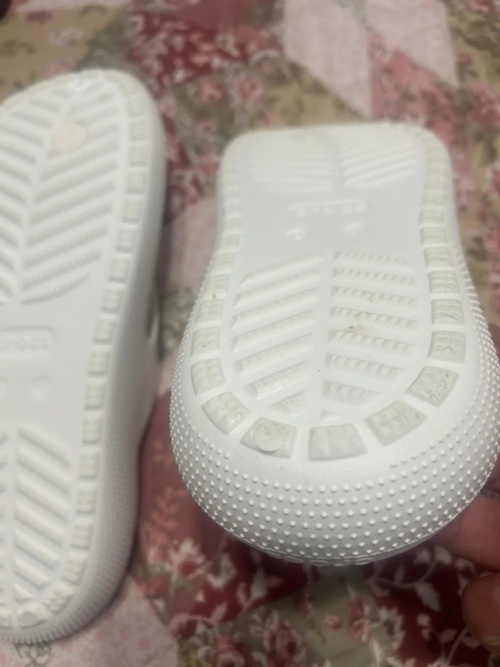 CROCS white Sandals  Unisex  M 9 W11 Comfort Slip On Lightweight Good Condition.
